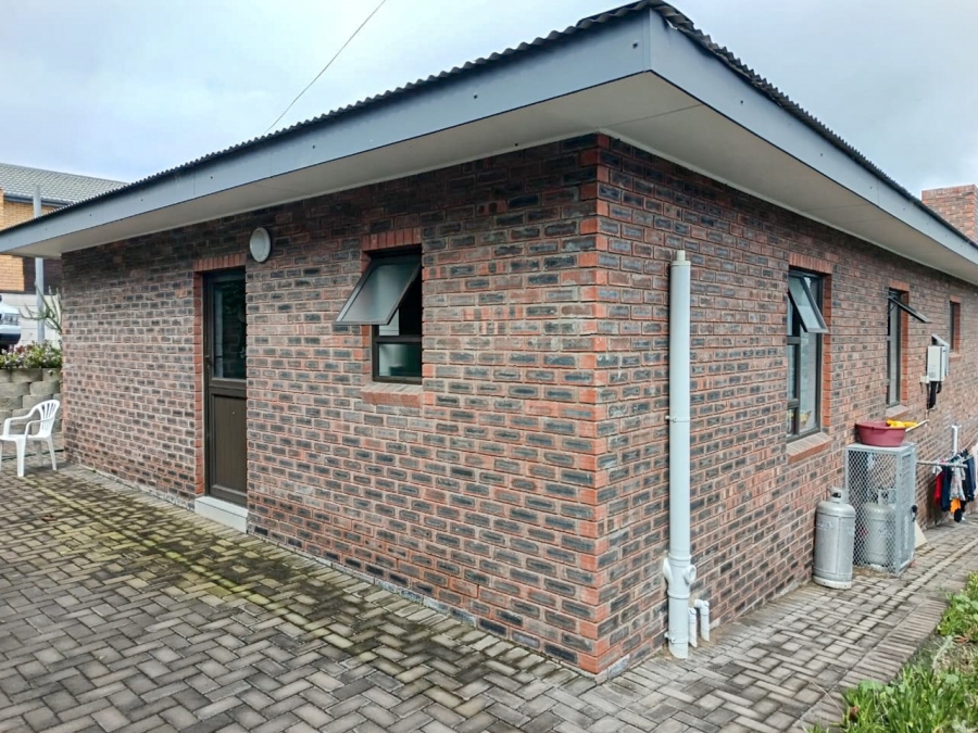 7 Bedroom Property for Sale in Dana Bay Western Cape
